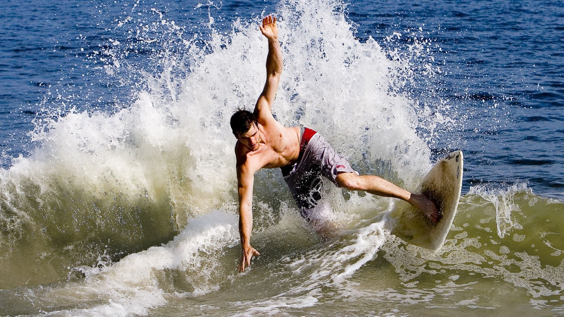 三笘薰爆发难救主，巴西单节狂潮击溃几内亚的足球寓言